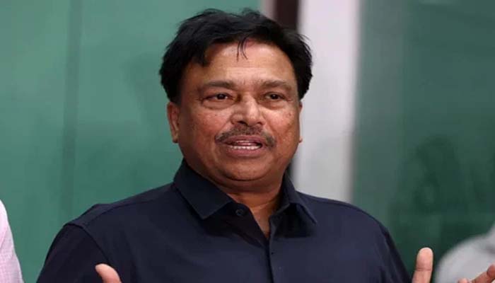 পদত্যাগ করবেন না ফারুক