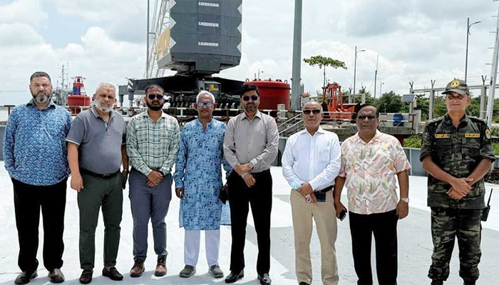 এসসিবি প্রতিনিধিদের পায়রা বন্দর পরিদর্শন