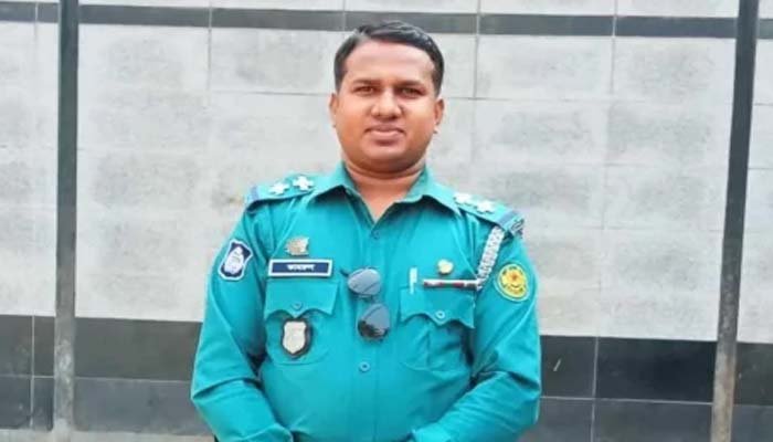 বাসের ধাক্কায় মতিঝিল থানার এসআই নিহত