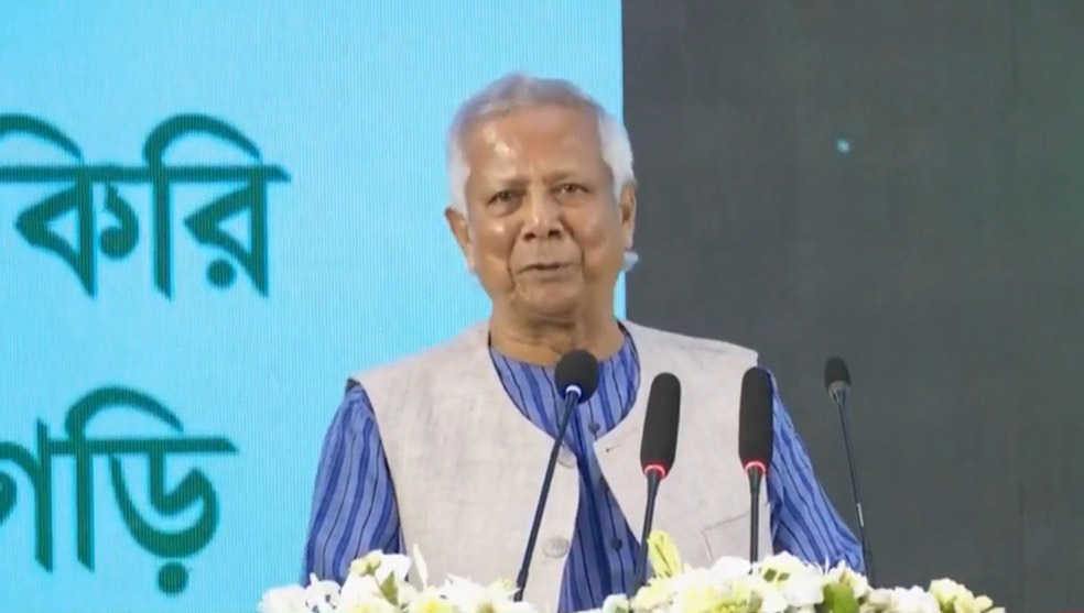 পলিথিন ও প্লাস্টিক ব্যবহার ঠিক না থাকায় জীববৈচিত্র্য ধ্বংসের মুখে: ড. ইউনূস