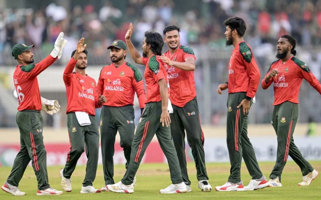 বাংলাদেশকে ১১0 রানের টার্গেট দিয়েছে পাকিস্তান