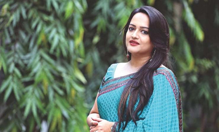 ঈশিতার কণ্ঠে এবার ‘রুপোর ঝলক’