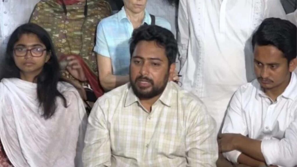 প্রশাসনের বিভিন্ন জায়গায় স্বৈরাচারের দোসররা: নাহিদ ইসলাম