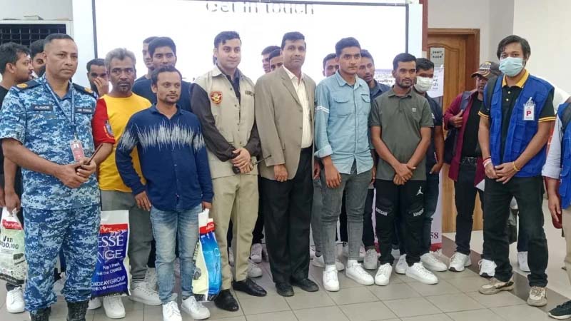 তিউনিশিয়া থেকে দেশে ফিরলেন ১৯ বাংলাদেশি