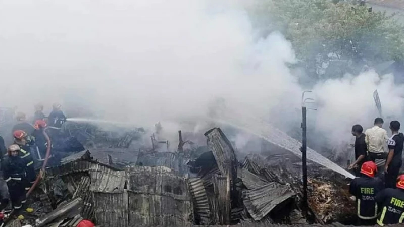 মহাখালীতে সাততলা বস্তির আগুন নিয়ন্ত্রণে