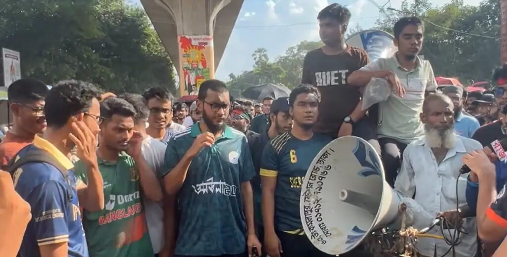 বুয়েট শিক্ষার্থীদের শাহবাগ অবরোধ