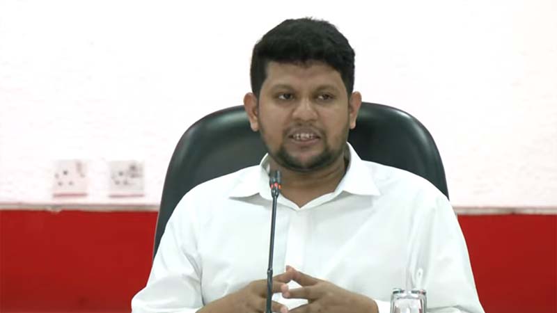 নতুন গণমাধ্যমের অনুমতি দেওয়া হবে: তথ্য উপদেষ্টা