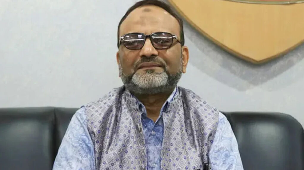 তোমরা নির্ভয়ে ভোট দিতে আসবা: শিক্ষার্থীদের ঢাবি উপাচার্য