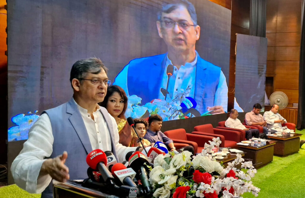 ছাত্র প্রতিনিধিদের সরকারে আসাটা সঠিক সিদ্ধান্ত নয়: সালাহউদ্দিন আহমদ
