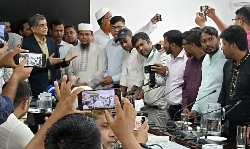 আন্দোলন প্রত্যাহার, ক্লাসে ফিরছেন শিক্ষকরা