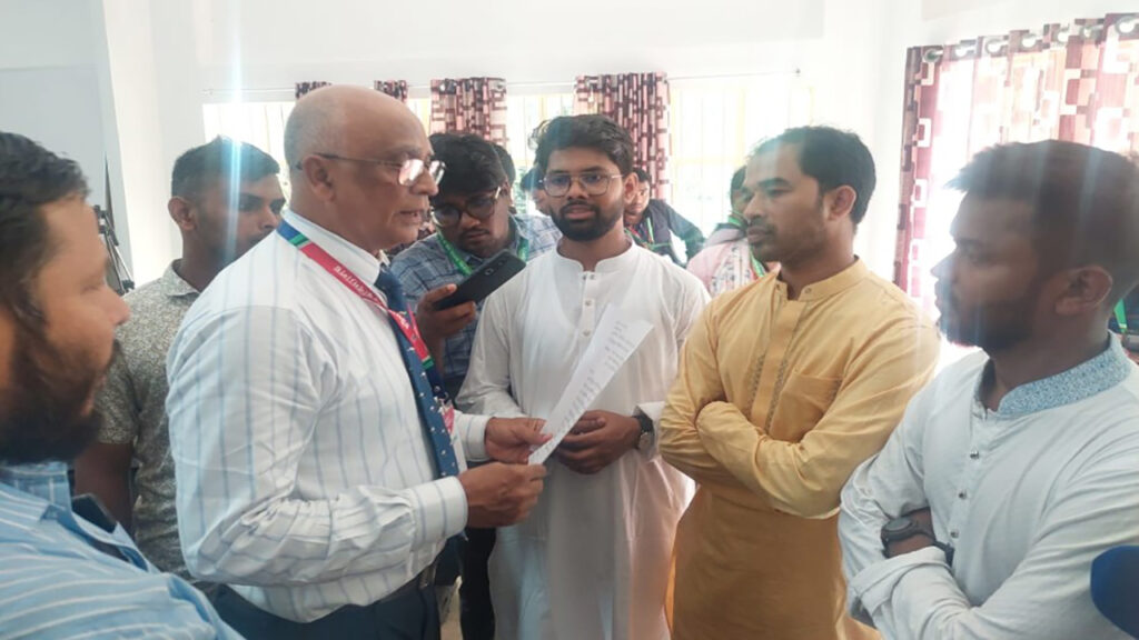 ভোটগ্রহণের দুই ঘণ্টার মধ্যে নানা অভিযোগ ছাত্রদল ভিপি প্রার্থীর