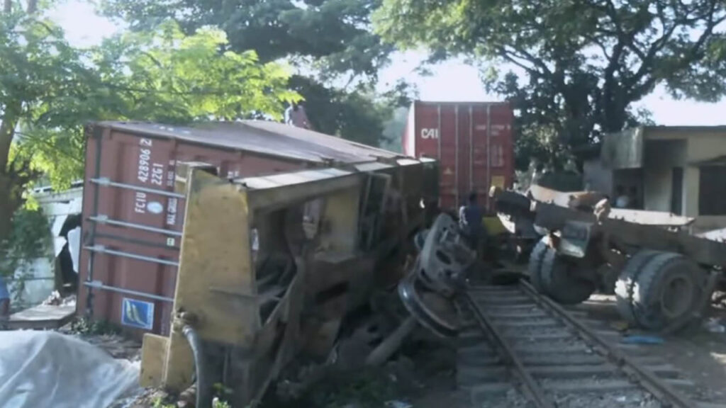 1 dead as freight train collides with truck in Chittagong