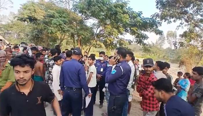 দিনদুপুরে মাদ্রাসা শিক্ষার্থীকে গলা কেটে হত্যা
