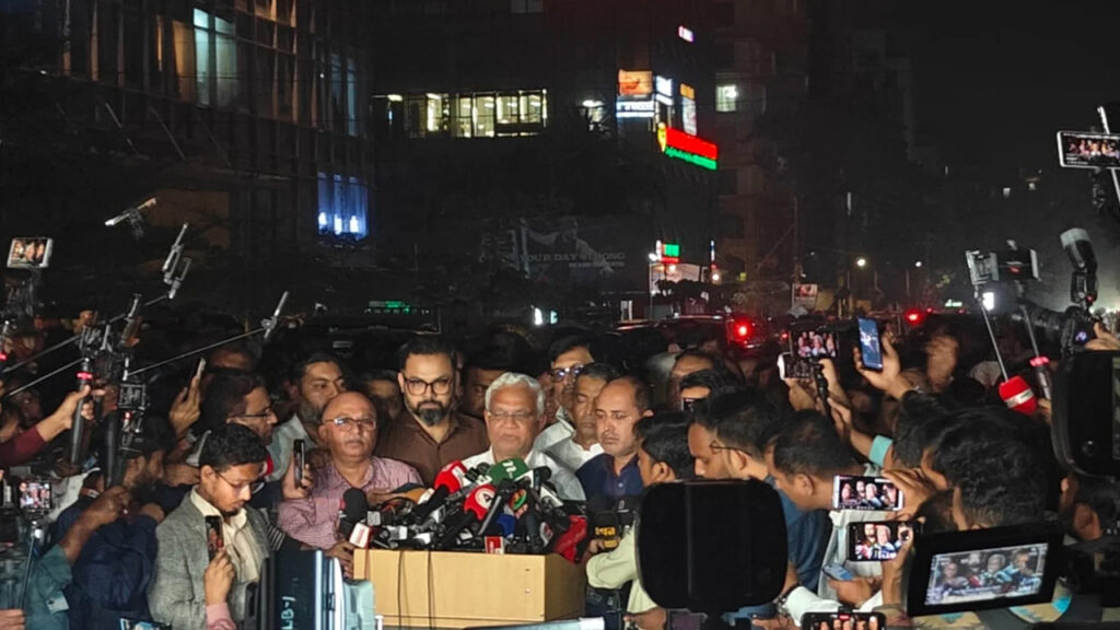 রাত সোয়া ৯টায় খালেদা জিয়ার সর্বশেষ যে আপডেট জানালেন ডা. জাহিদ