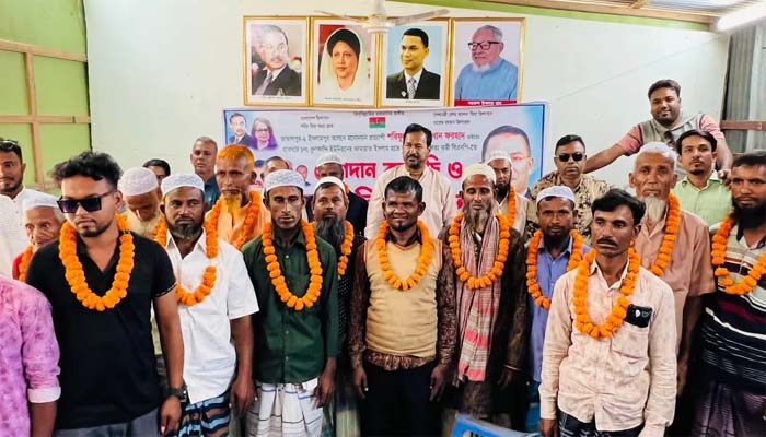 বিএনপিতে যোগ দিলেন জামায়াতের ১৫ নেতাকর্মী