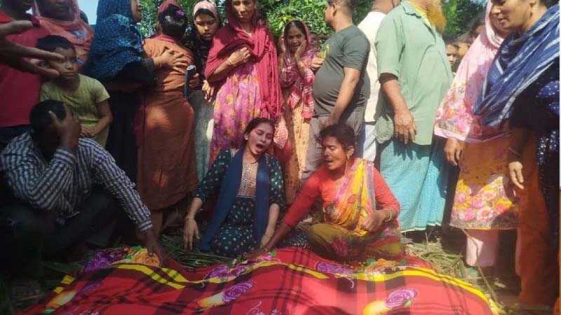 ট্রাক্টর উল্টে নদীতে পড়ে একই পরিবারের তিন নারী নিহত