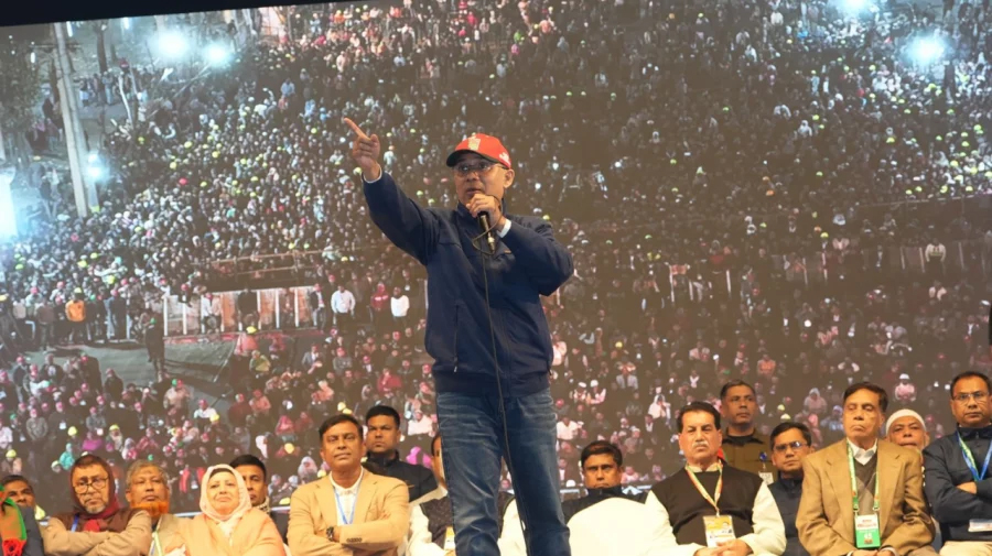 ভোরে ঢাকায় ফিরলেন তারেক রহমান
