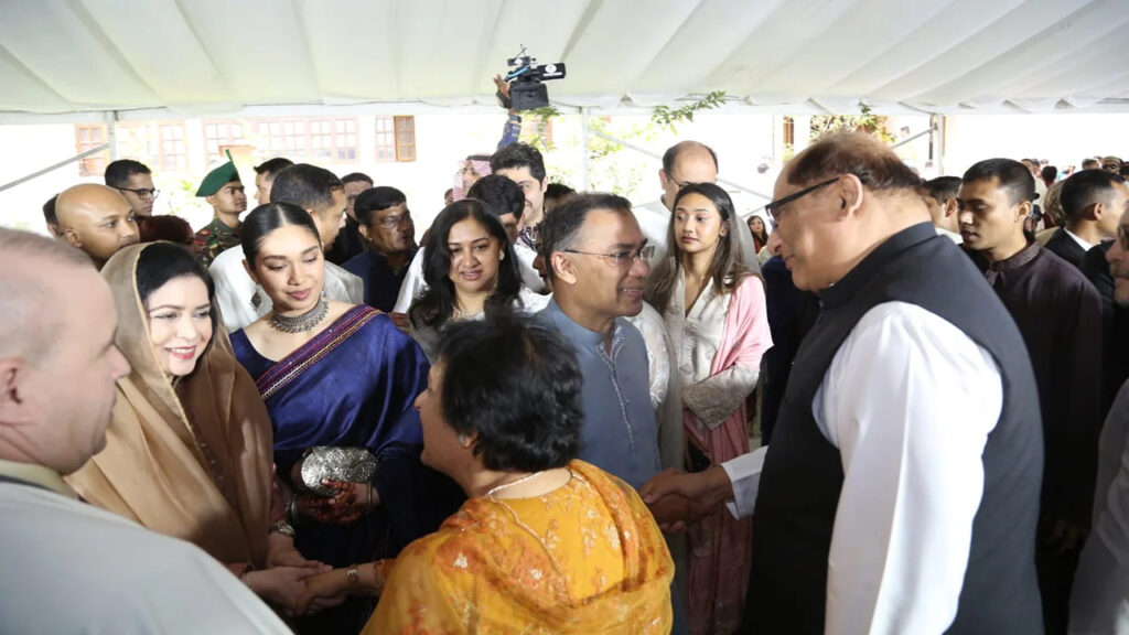 সর্বসাধারণের সঙ্গে প্রধানমন্ত্রীর ঈদের শুভেচ্ছা বিনিময়