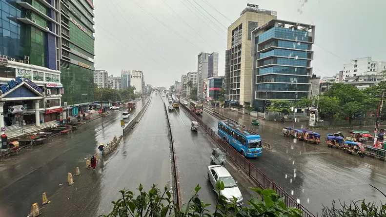 ঈদের আগের দিন রাজধানীতে ঝড়-বৃষ্টি