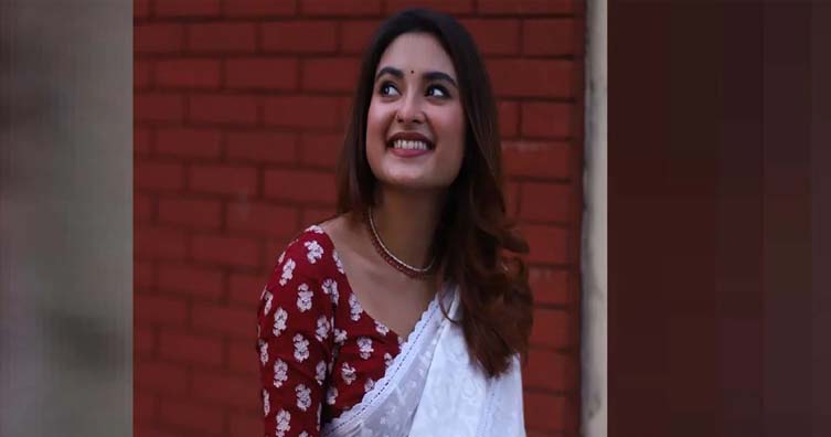 ফের বুলবুলি হয়ে আসছেন তটিনী