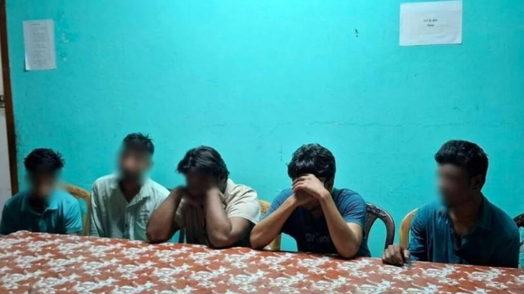 সমকামিতার দায়ে দুই ছাত্রদল নেতাসহ ৪ জনের সিট বাতিল, কারাদণ্ড