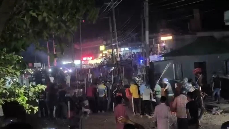 সুনামগঞ্জে দুপক্ষের সংঘর্ষ, থামাতে গিয়ে এমপিসহ আহত অর্ধশতাধিক