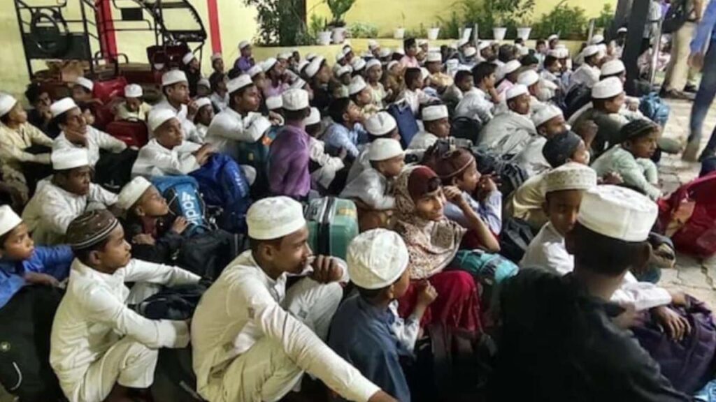 বিহার থেকে মাদরাসায় পড়তে যাওয়া শিশুদের কেন আটক করা হয়েছিল