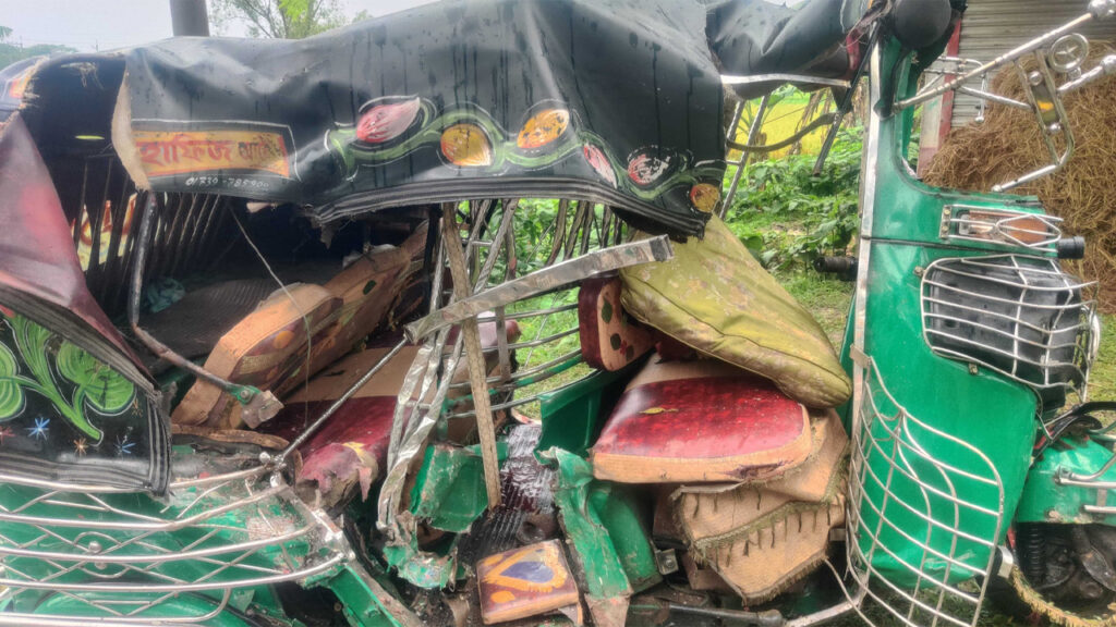 নেত্রকোনায় বাস চাপায় সিএনজির দুই যাত্রী নিহত