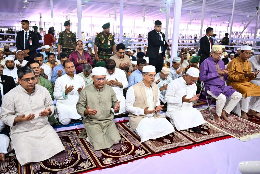 জাতীয় ঈদগাহে ঈদের নামাজ আদায় করলেন রাষ্ট্রপতি ও প্রধানমন্ত্রী