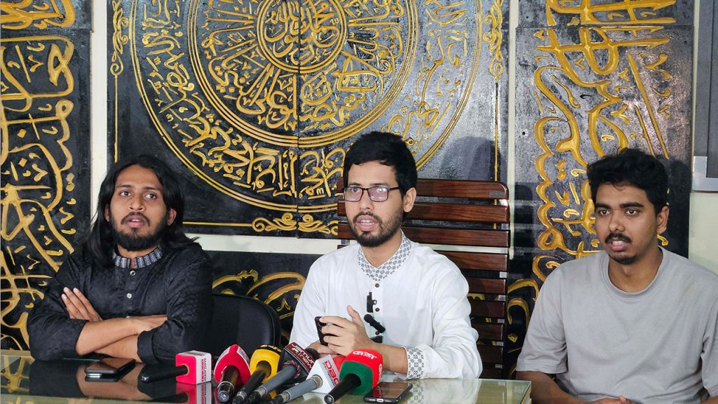 ছাত্রলীগের প্রতি মায়াকান্না দেখানো সাংবাদিকদের বিরুদ্ধে ব্যবস্থা নেব: রাকসু ভিপি