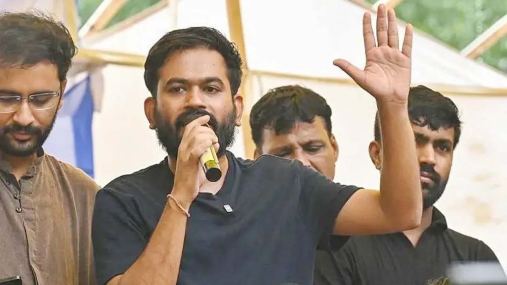 নতুন কর্মসূচি নিয়ে মাঠে ককরোচ জনতা পার্টি