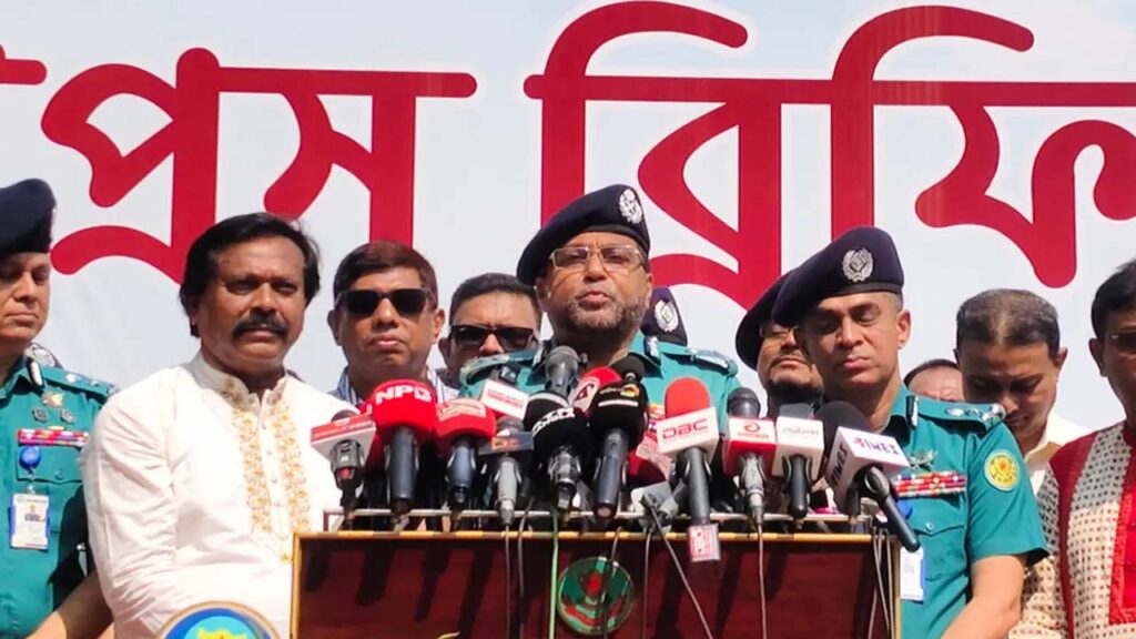 রাজধানীর ২৫৭ পূজামণ্ডপে থাকবে সিসিটিভি ও বডিওর্ন ক্যামেরা: ডিএমপি কমিশনার